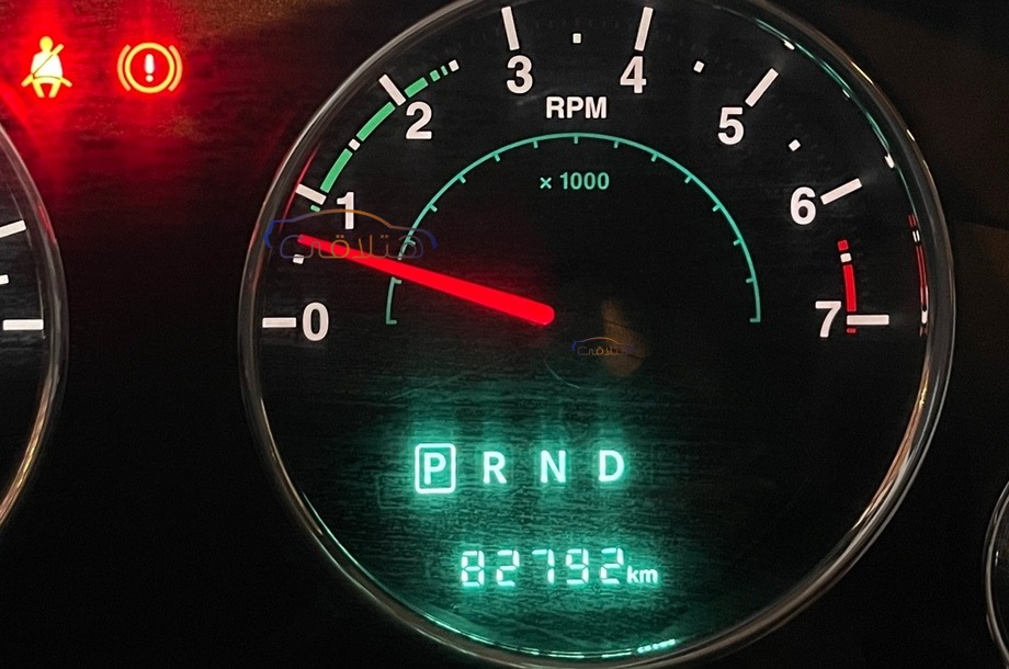 Wrangler Jeep احمر غامق