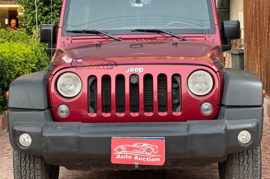 Wrangler Jeep احمر غامق