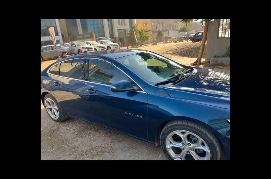 Malibu Chevrolet أزرق