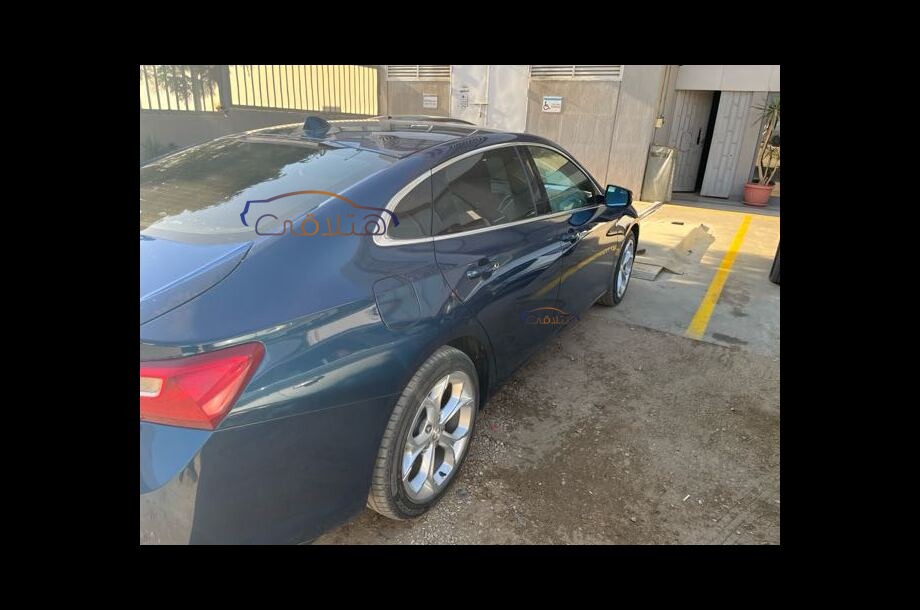 Malibu Chevrolet أزرق