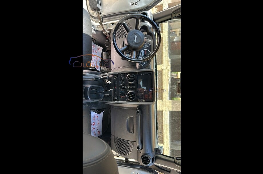 Wrangler Jeep فضي