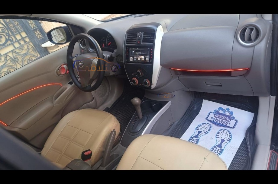 Sunny Nissan أسود