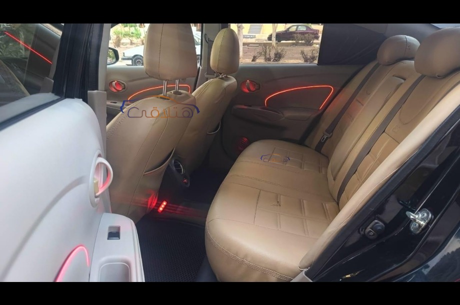 Sunny Nissan أسود