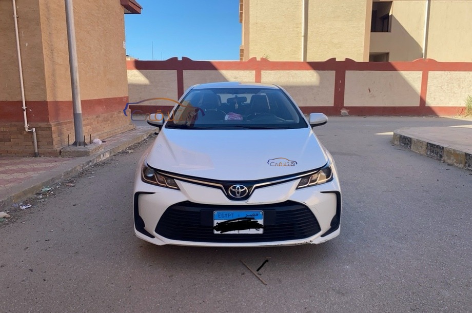 Corolla Toyota أبيض