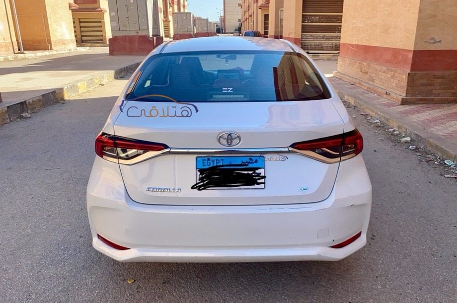 Corolla Toyota أبيض