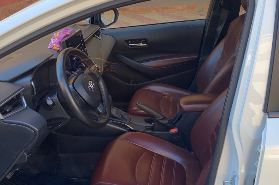 Corolla Toyota أبيض