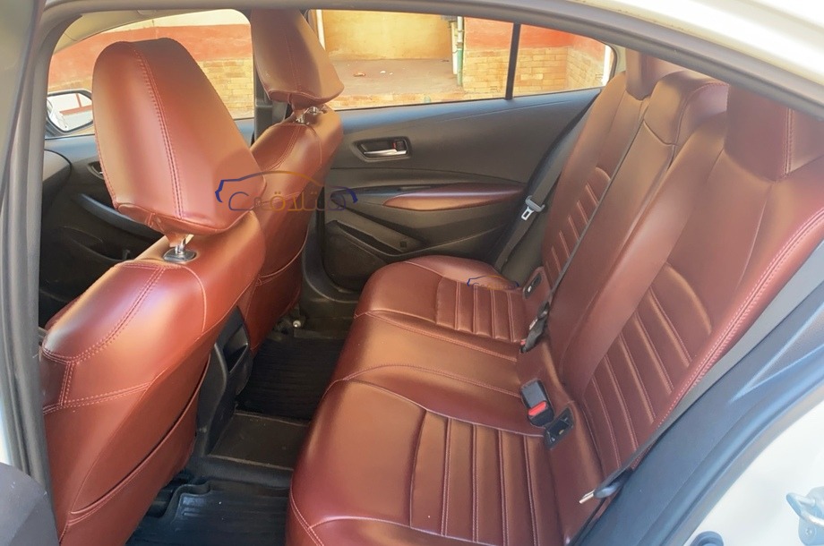 Corolla Toyota أبيض