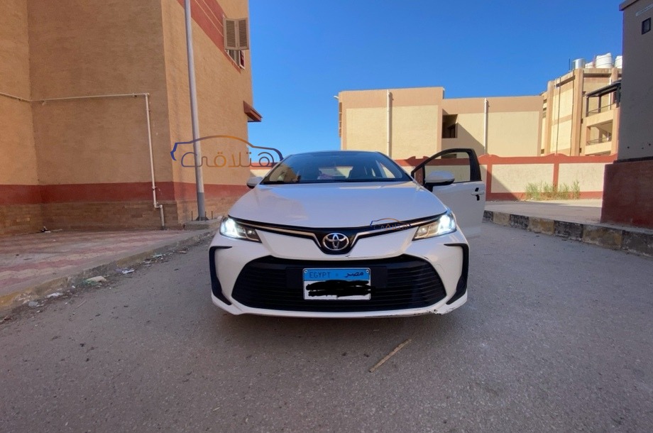 Corolla Toyota أبيض