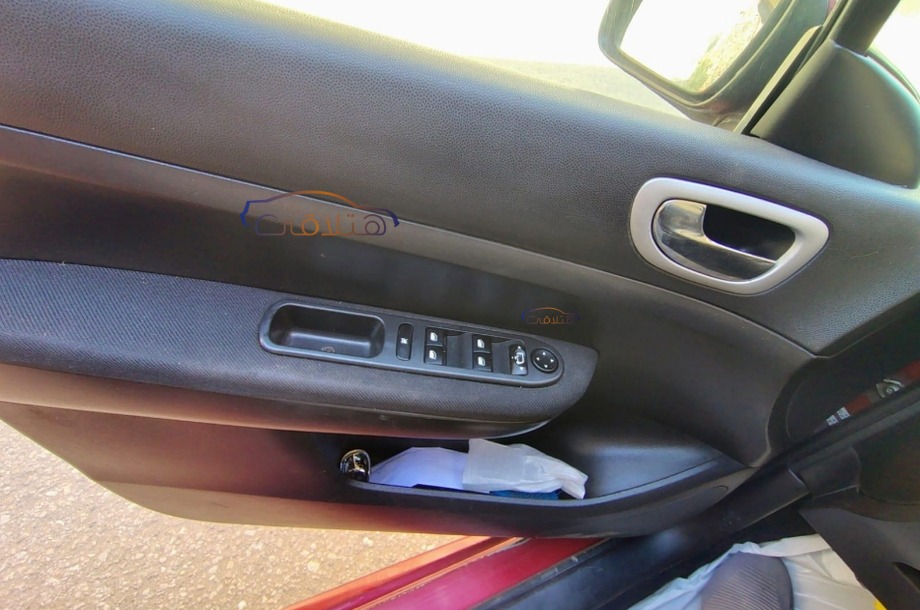 307 Peugeot احمر