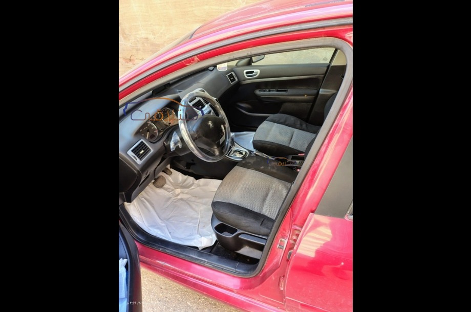 307 Peugeot احمر