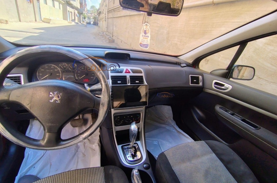 307 Peugeot احمر