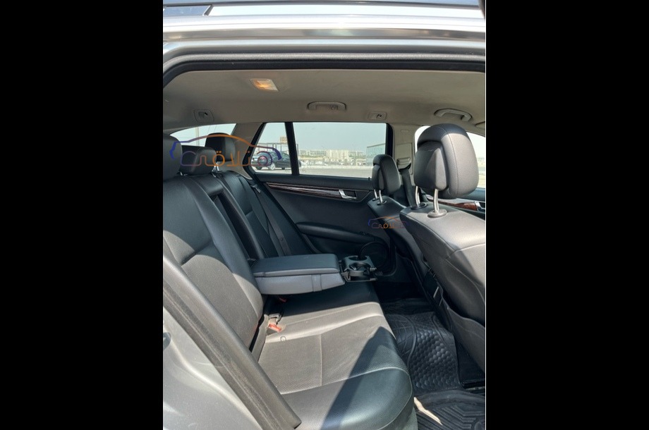 C 180 Mercedes رمادي