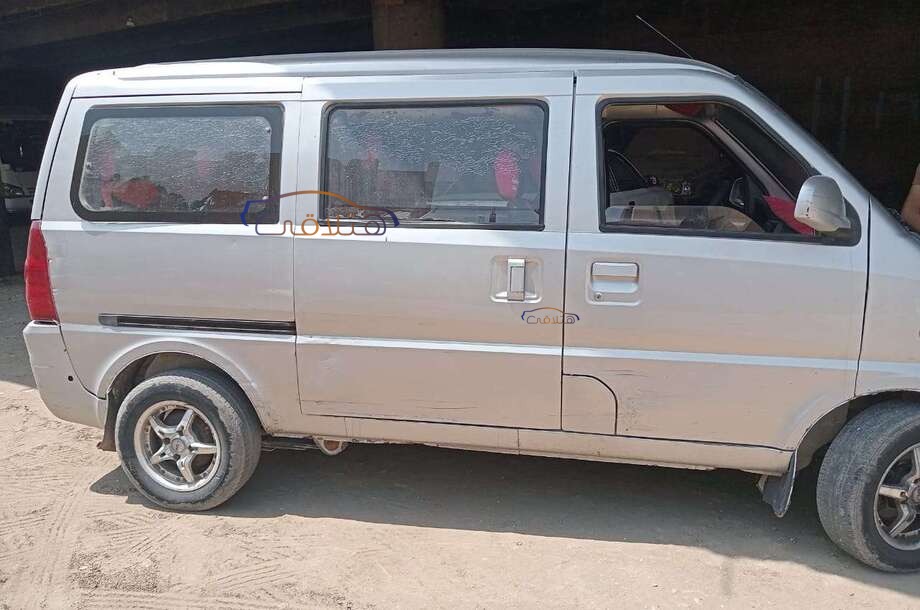 N300 Chevrolet فضي