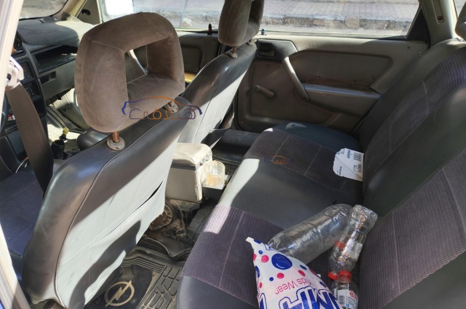 Vectra Opel أزرق