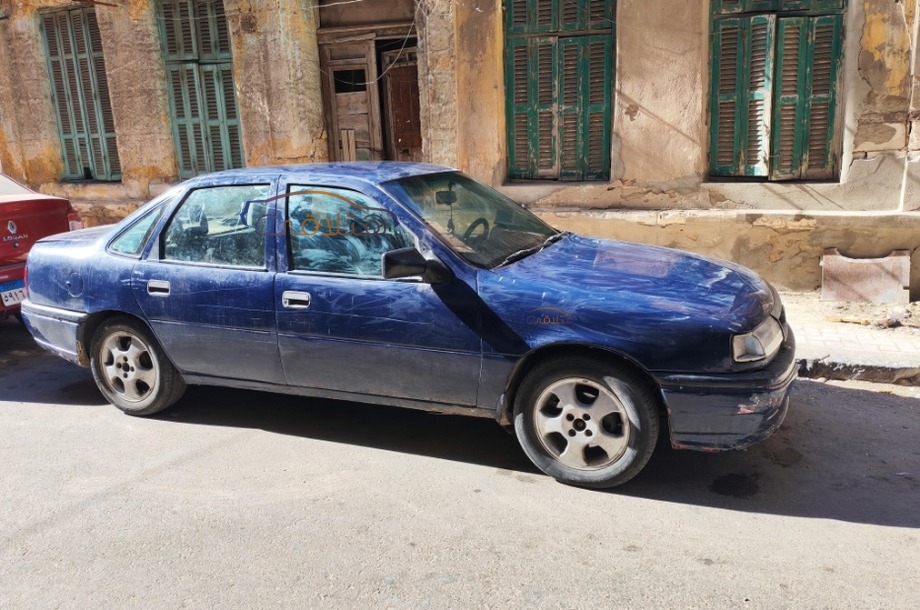 Vectra Opel أزرق