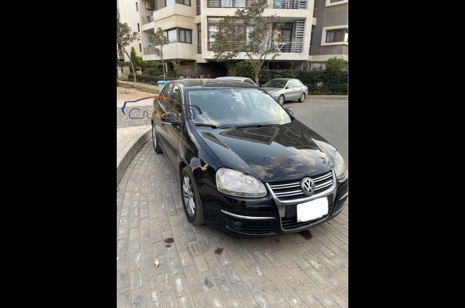 Jetta Volkswagen أسود