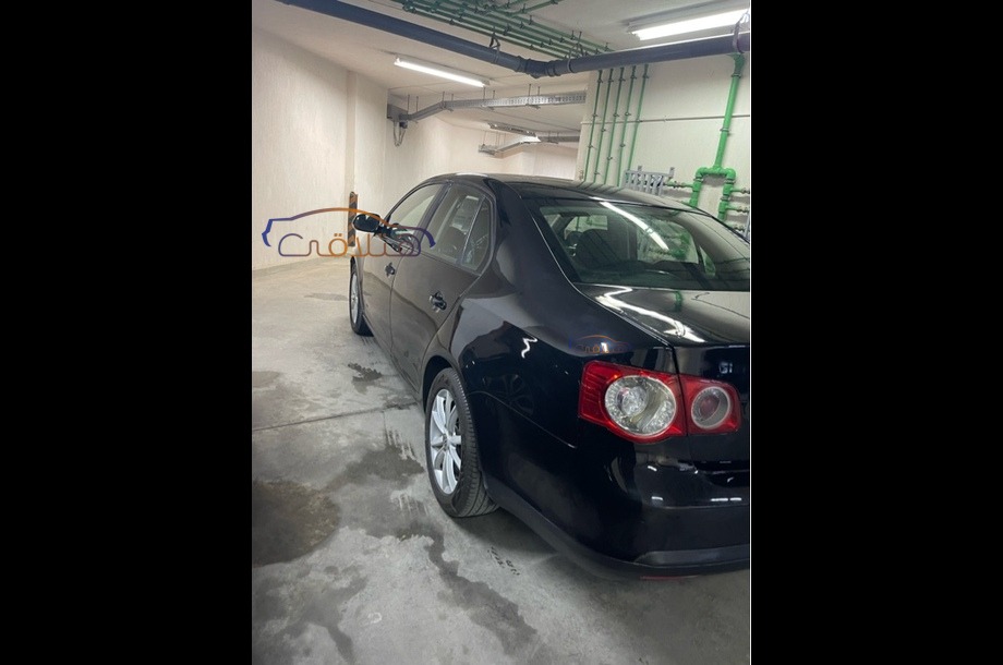 Jetta Volkswagen أسود