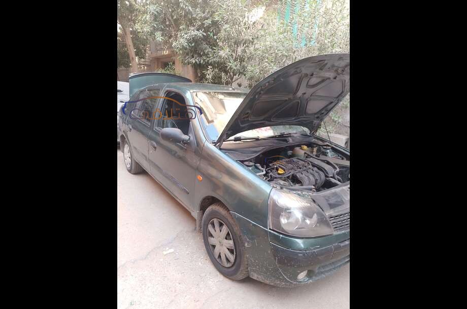 Clio Renault أخضر