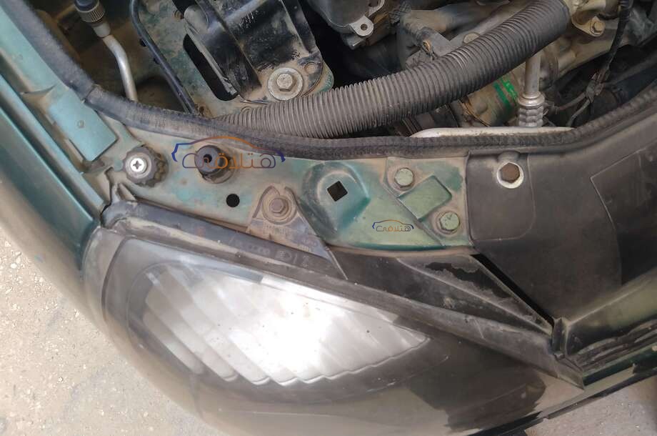 Clio Renault أخضر