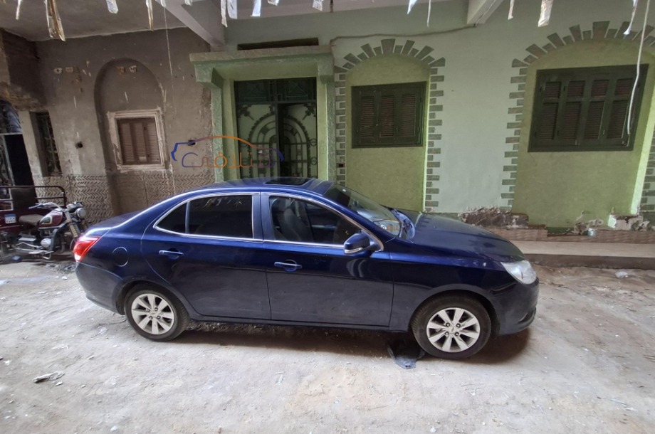 Optra Chevrolet الأزرق الداكن