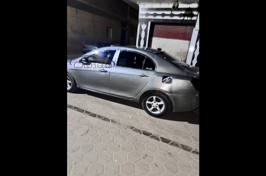Emgrand 7 Geely فضي
