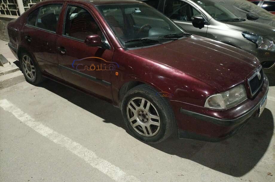Octavia A4 Skoda احمر