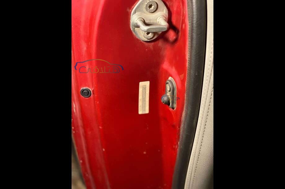 Lancer Puma Mitsubishi احمر