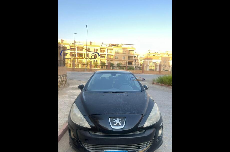 308 Peugeot أسود