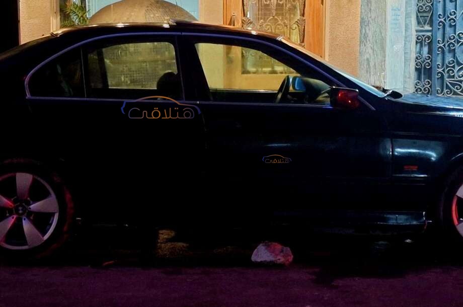 520 BMW أسود