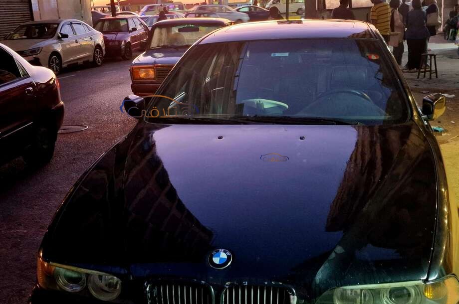 520 BMW أسود