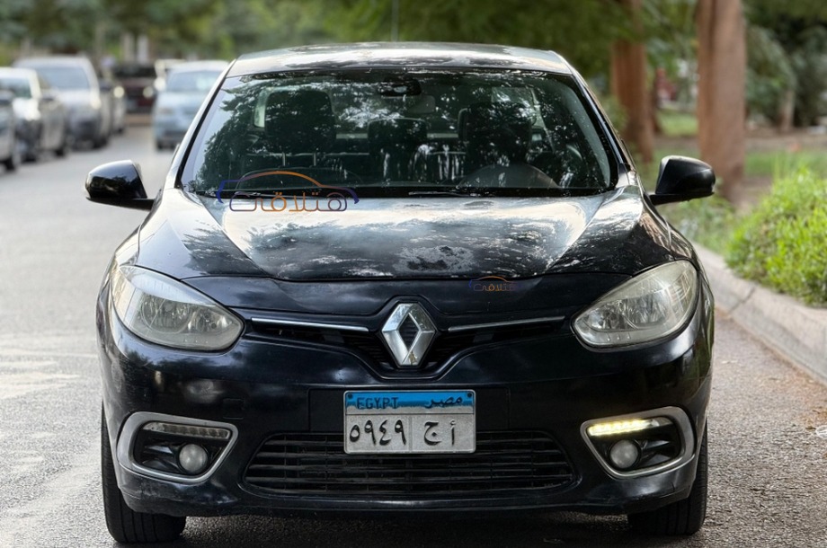 Fluence Renault أسود