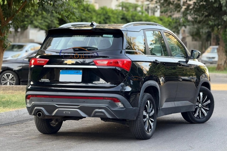 Captiva Chevrolet أسود