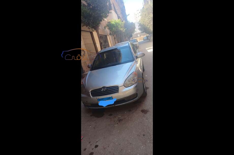 Accent Hyundai فضي