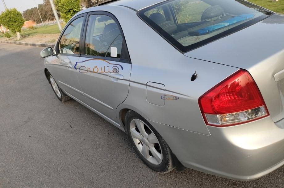 Cerato Kia فضي
