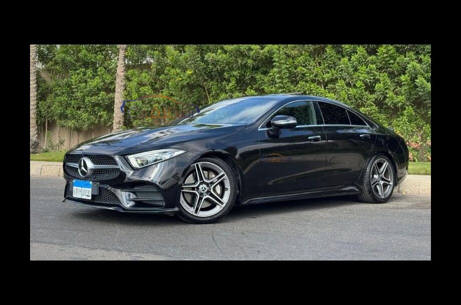 CLS Class Mercedes أسود