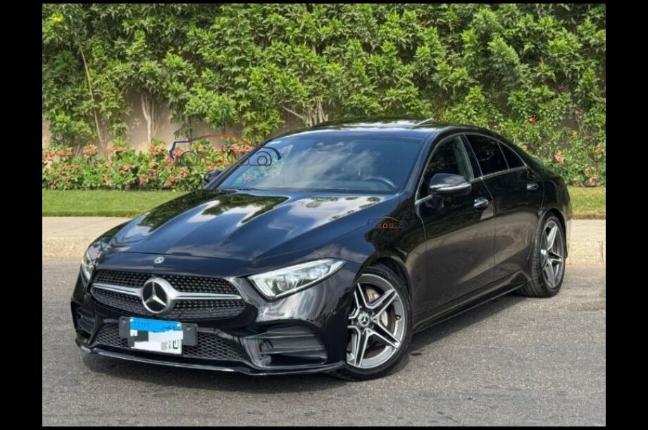 CLS Class Mercedes أسود