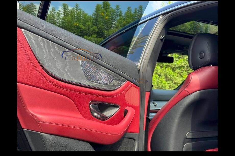 CLS Class Mercedes أسود