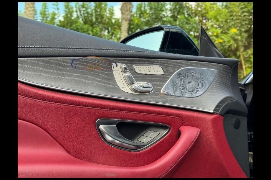 CLS Class Mercedes أسود