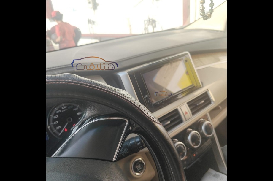 Xpander Mitsubishi احمر