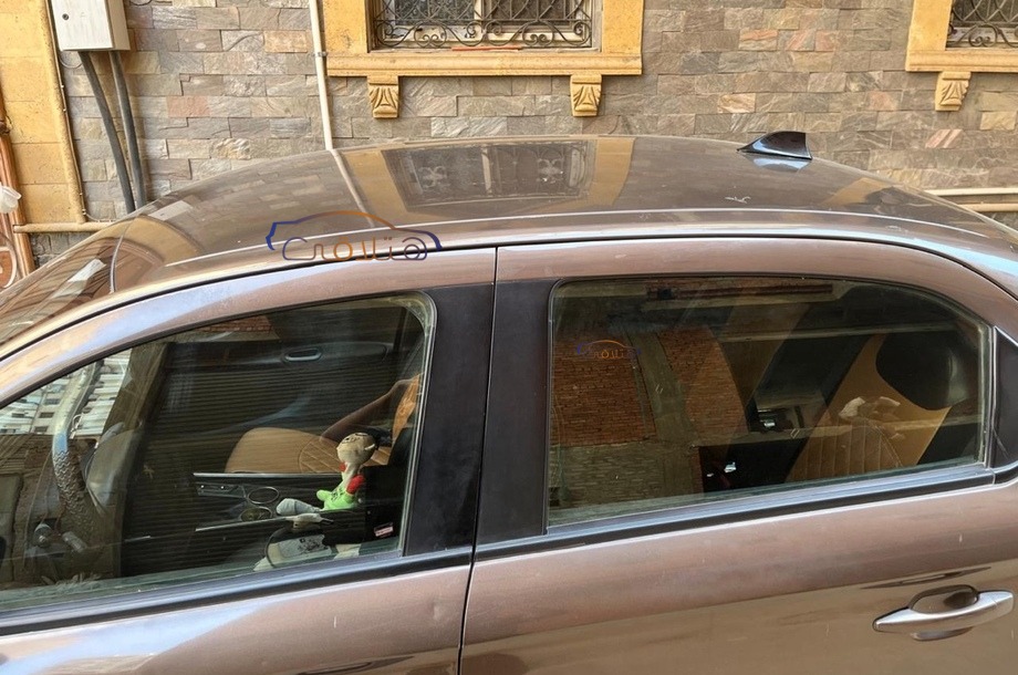 301 Peugeot موكا