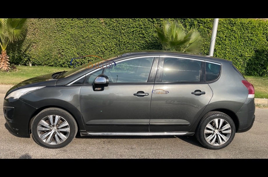 3008 Peugeot رمادي