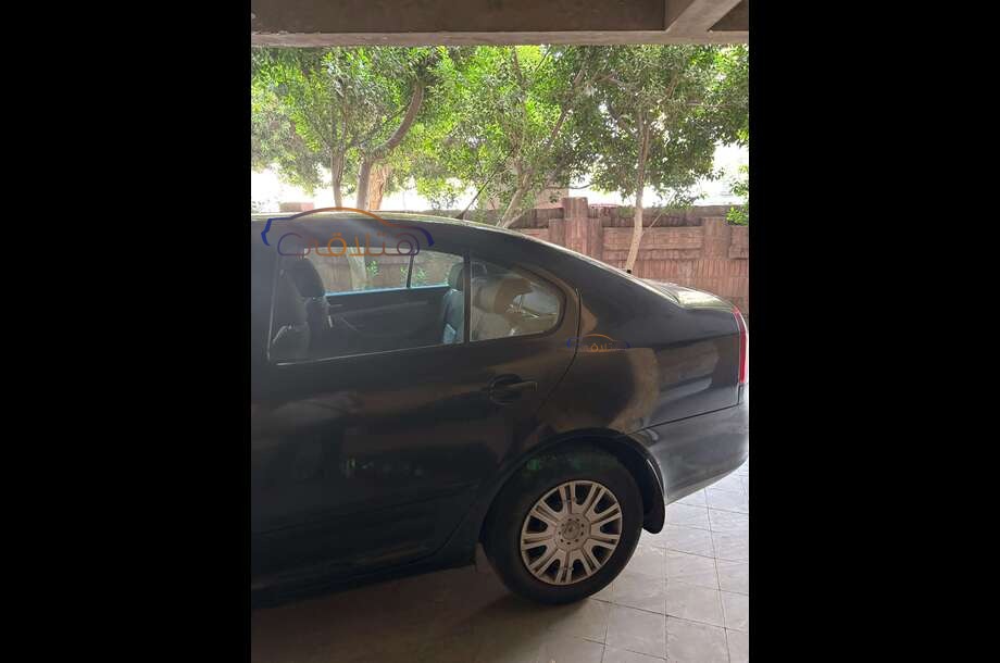 Fantasia Skoda أسود