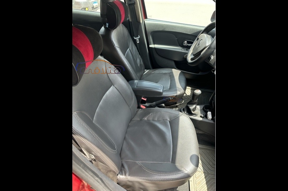 Logan Renault احمر