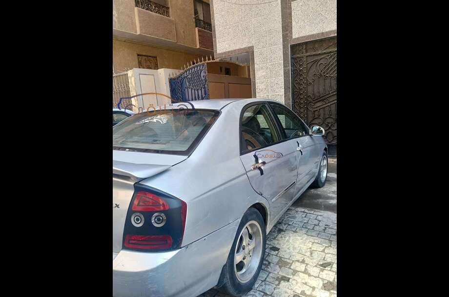 Cerato Kia فضي