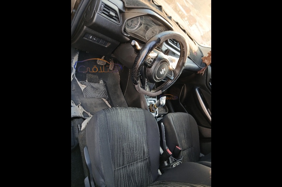 Dzire Suzuki فضي