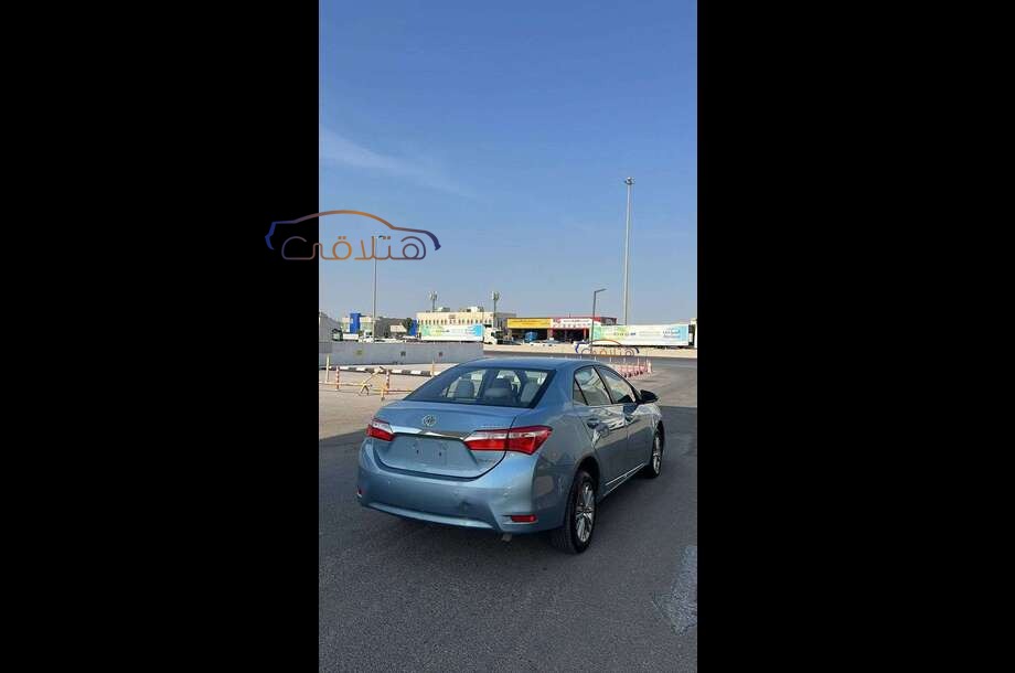 Corolla Toyota فضي