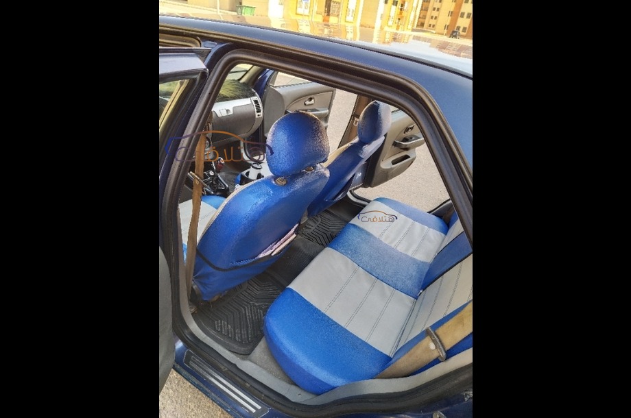 Maple Geely أزرق