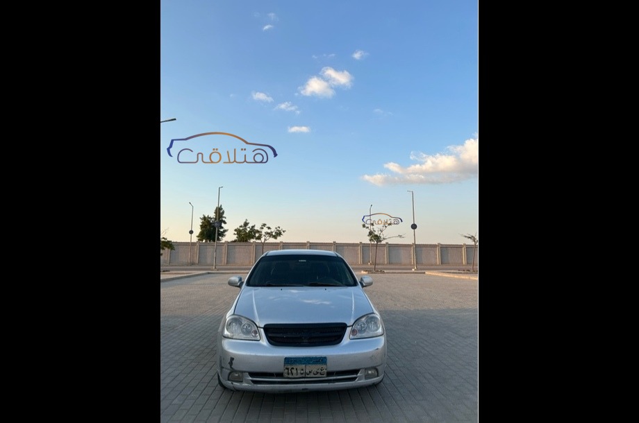Optra Chevrolet فضي