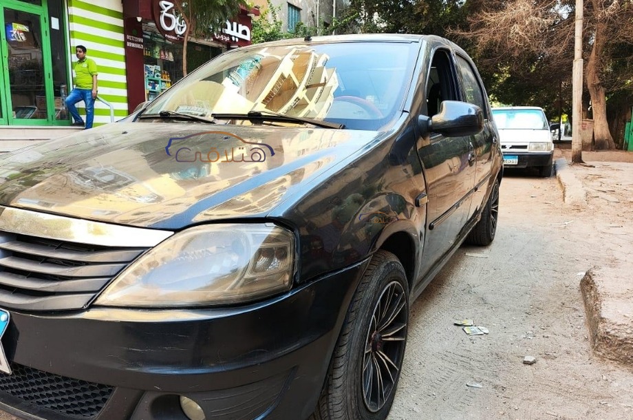 Logan Renault فضي