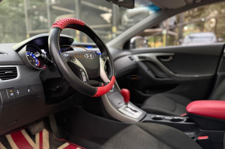 Elantra MD Hyundai أبيض